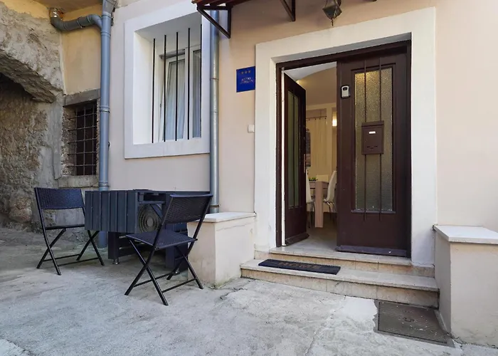 Apartamento 1 Bedroom Awesome In Opatija