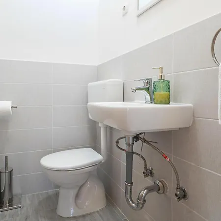 1 Bedroom Awesome In